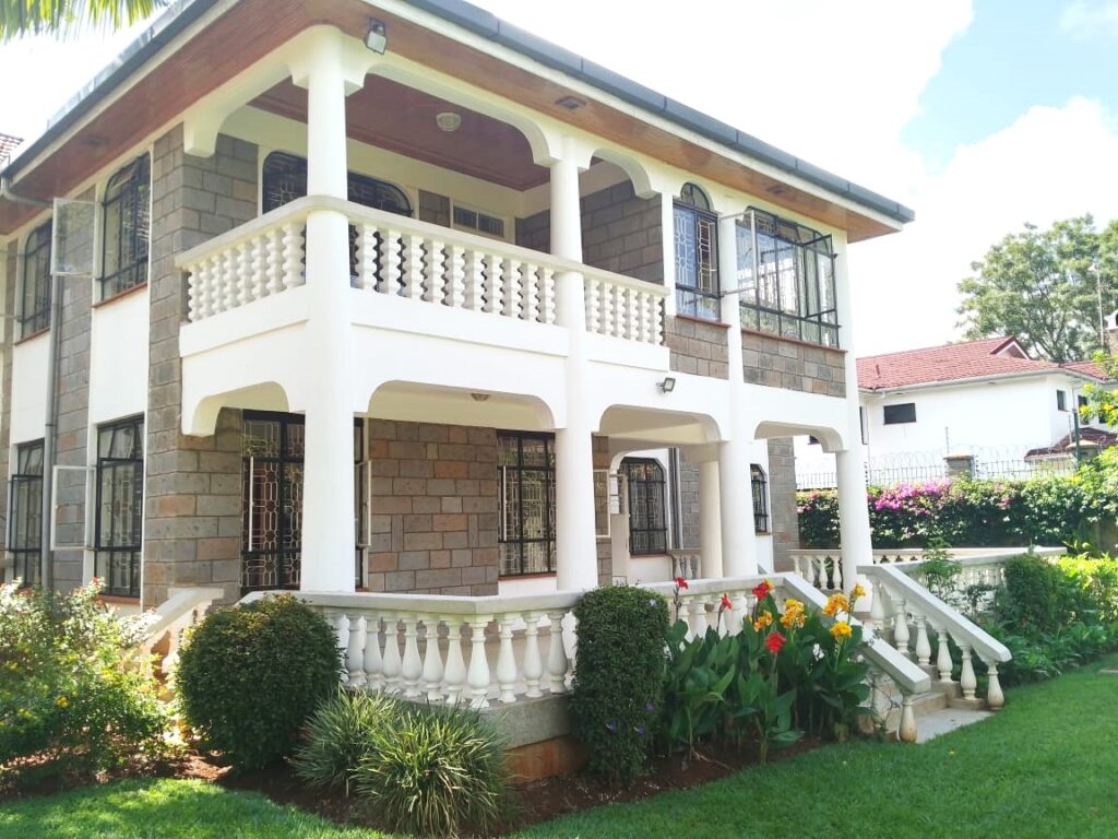 A lavish 6 bedroom Townhouse for rent in Runda